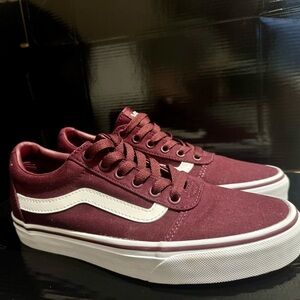 Vans Ward Low Top – Port Royale/Burgundy (Women’s 7.5)